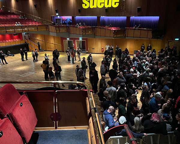 Suede's crowd at Southend